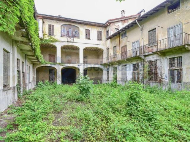 Vendesi casa indipendente a Meda