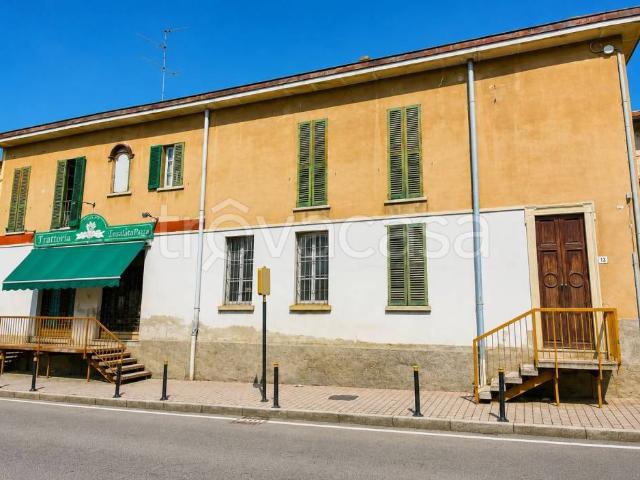 Vendesi casa indipendente a Meda via Felice Orsini