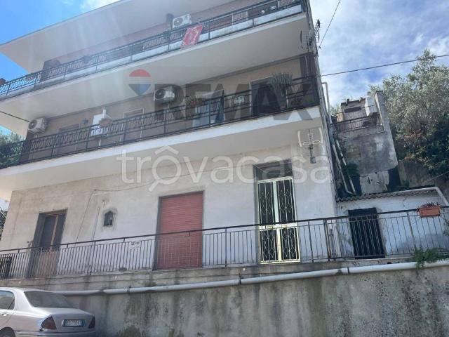 Vendesi casa indipendente a Melilli via gorizia, 2