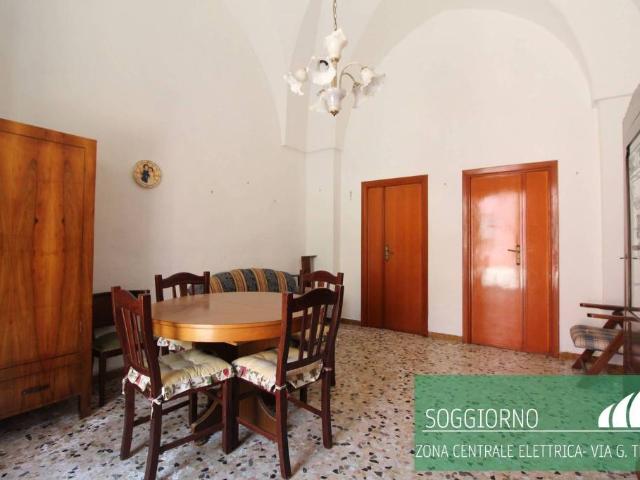 Vendesi casa indipendente a Mesagne via Giuseppe Trono, 99