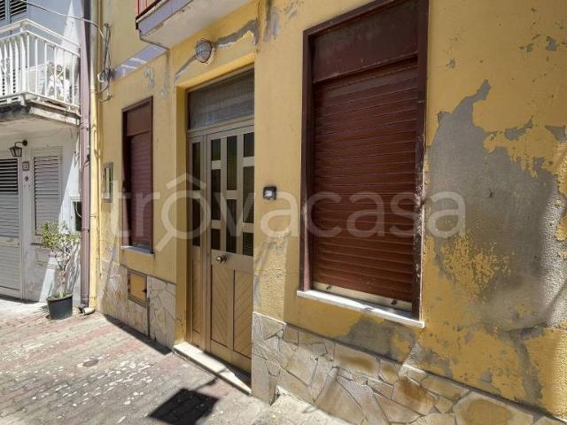 Vendesi casa indipendente a Messina vico 1 San Giacomo, 24, Castanea Salice