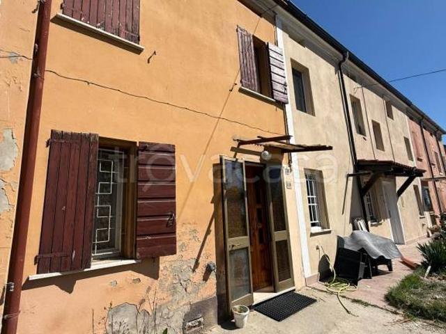 Vendesi casa indipendente a Mirandola via delle Valli, 428
