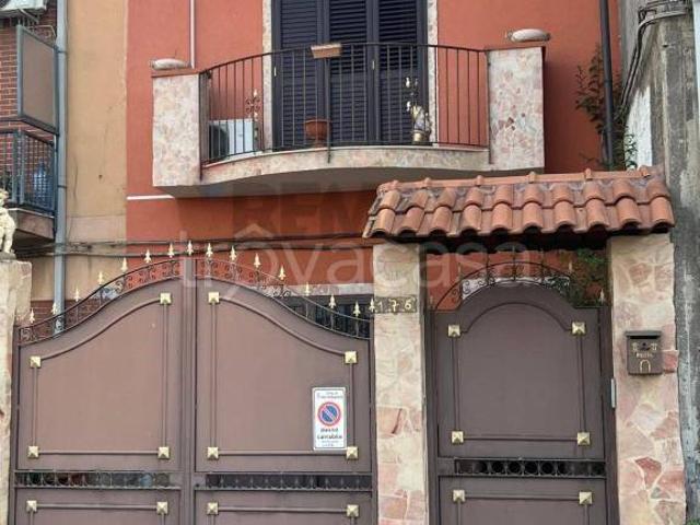 Vendesi casa indipendente a Misterbianco via Plebiscito, 176