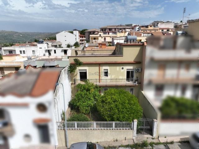 Vendesi casa indipendente a Noto via Gagliardi