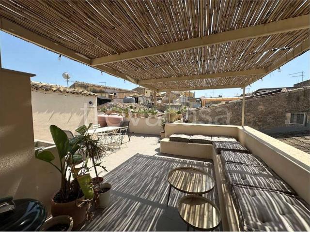 Vendesi casa indipendente a Noto vico Sant'Allodio
