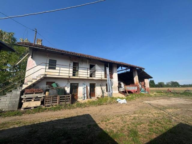 Vendesi casa indipendente a None via san ponzio, 96