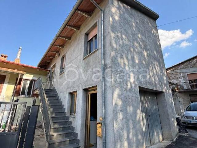 Vendesi casa indipendente a Narni
