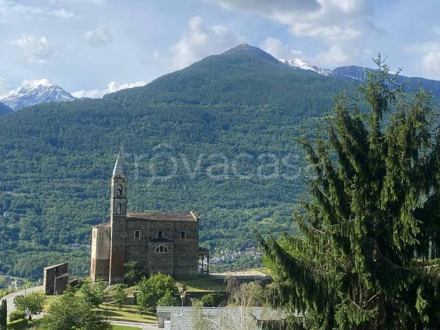Vendesi casa indipendente a Sondrio
