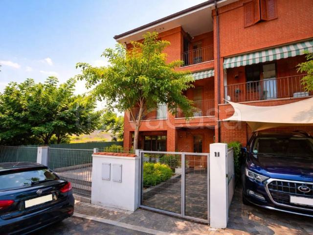 Vendesi casa indipendente a San Marcello