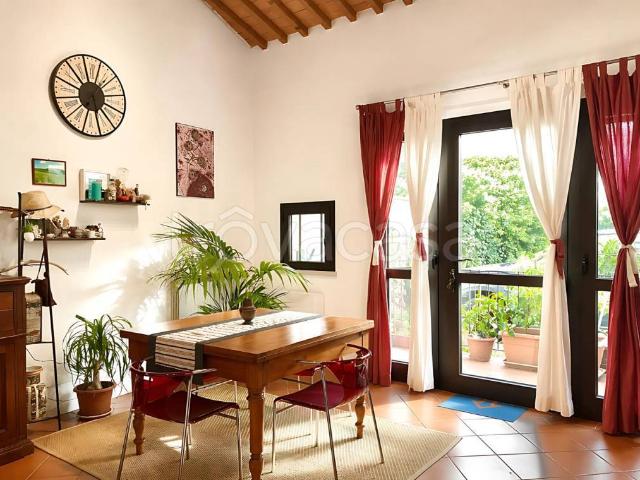 Vendesi casa indipendente a San Miniato via Cesare Battisti