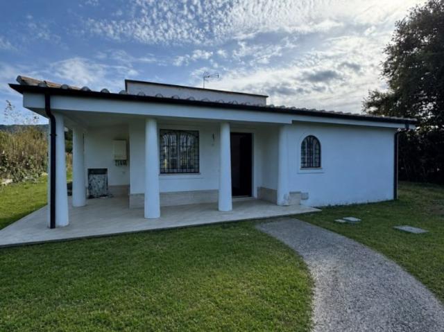 Vendesi casa indipendente a San Felice Circeo via Monte Circeo, 26