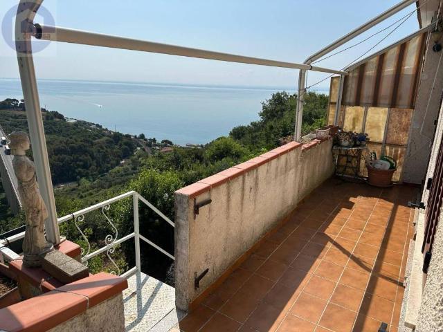 Vendesi casa indipendente a San Lorenzo al Mare via terre Bianche, 116