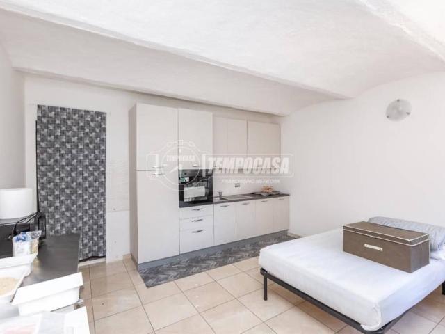 Vendesi casa indipendente a San Lorenzo, Santo Stefano Roero
