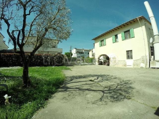 Vendesi casa indipendente a San Piero a Ponti, Campi Bisenzio