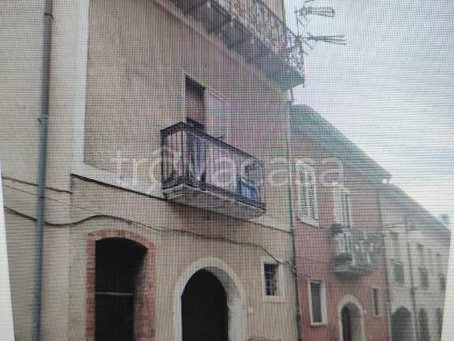 Vendesi casa indipendente a San Potito Ultra via Roma