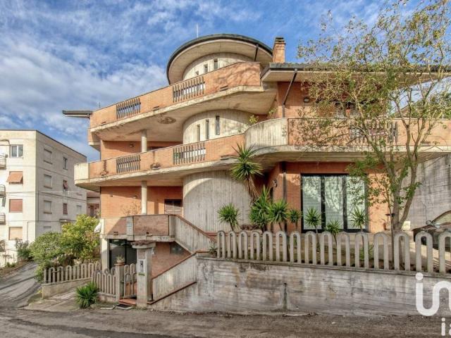 Vendesi casa indipendente a Sant'Elpidio a Mare via via terracini, 658