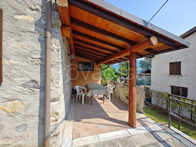 Vendesi casa indipendente a Schignano