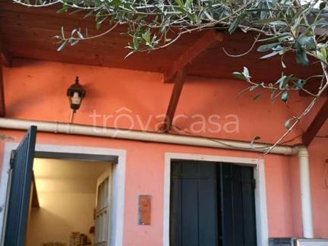 Vendesi casa indipendente a Selvazzano Dentro via Don Giovanni Bosco, Tencarola