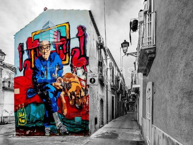 Vendesi casa indipendente a Siracusa via Dione, Ortigia