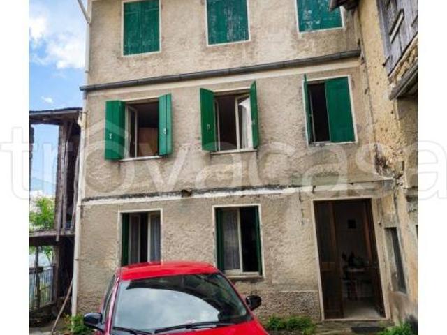 Vendesi casa indipendente a Staro, Valli del Pasubio