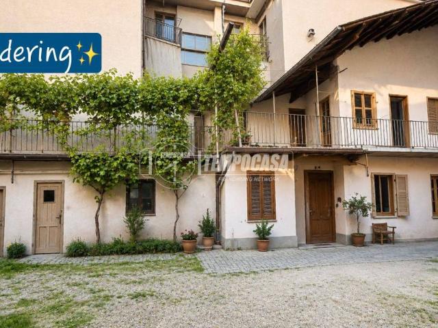 Vendesi casa indipendente a Strambino corso italia
