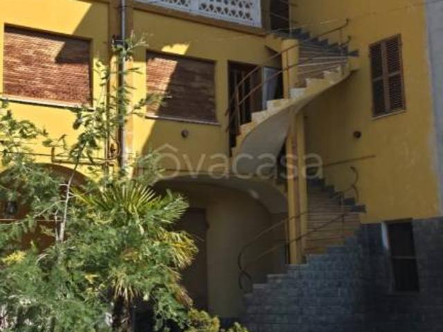 Vendesi casa indipendente a Strambino