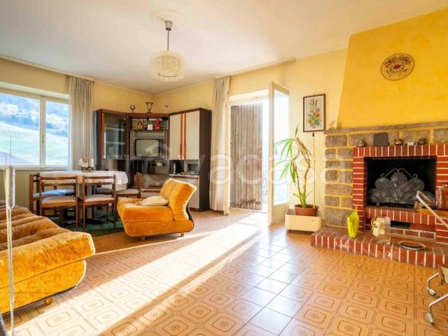 Vendesi casa indipendente a Pochi, Salorno sulla strada del vino