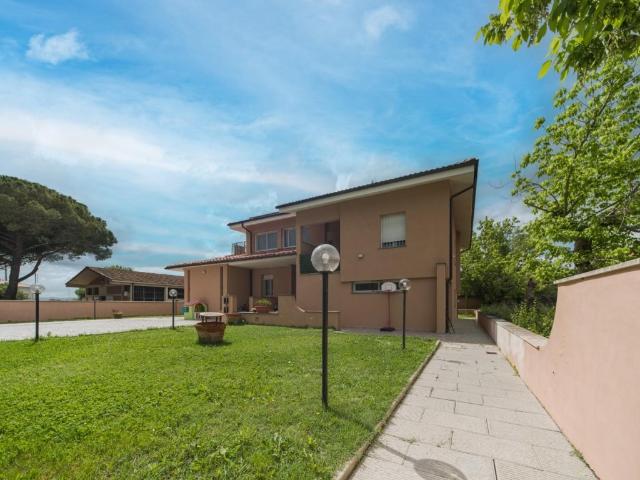 Vendesi casa indipendente a Ponsacco viale Italia, Le Melorie