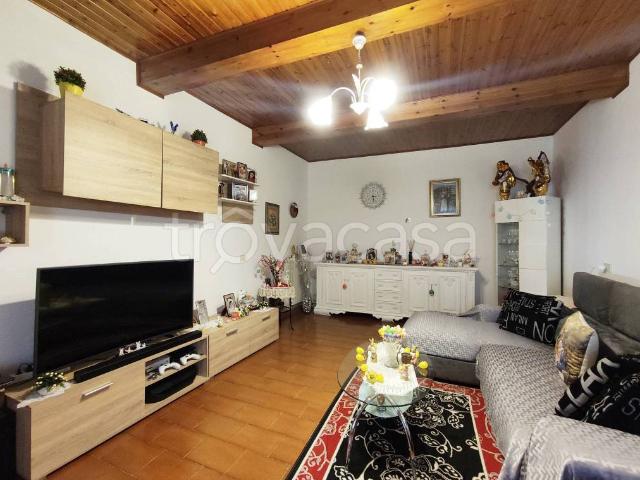 Vendesi casa indipendente a Porcari via dell'Oleandro
