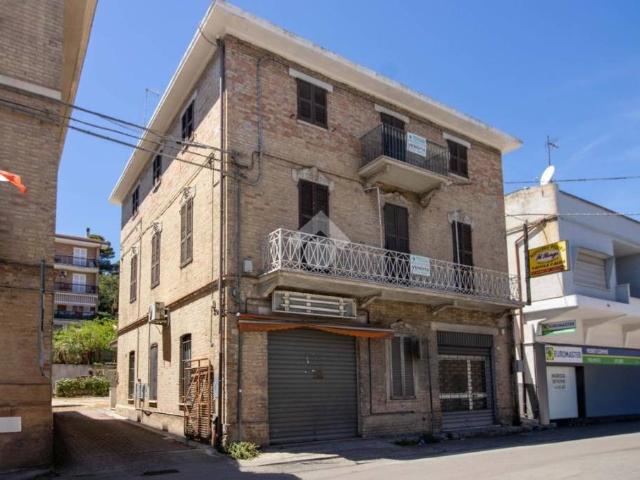 Vendesi casa indipendente a Porto San Giorgio