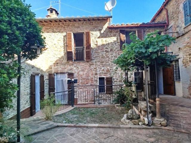 Vendesi casa indipendente a Paciano via degli Etruschi