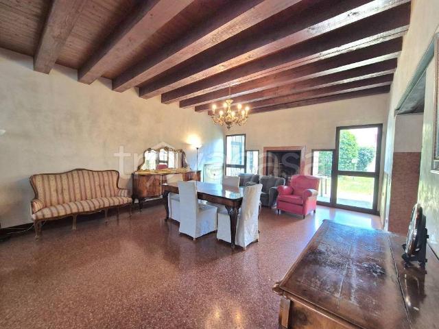 Vendesi casa indipendente a Padova via Beato Pellegrino, Savonarola Ponte Molino