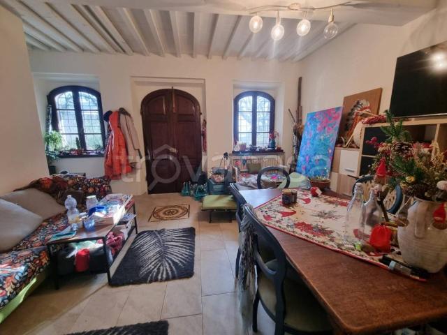 Vendesi casa indipendente a Padule, Porcari