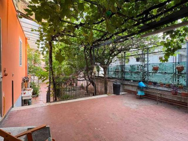 Vendesi casa indipendente a Palma Campania via Trieste