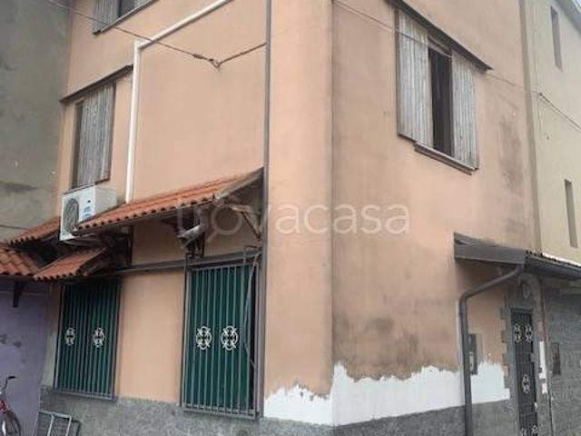 Vendesi casa indipendente a Pandino via Gradella, 38, Nosadello