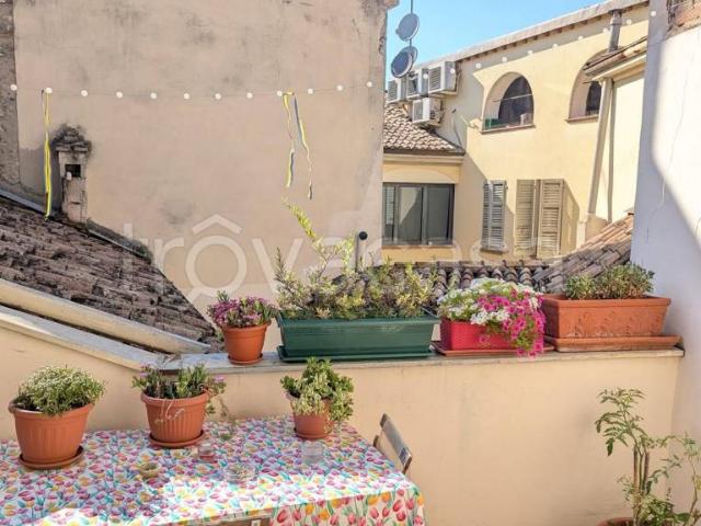 Vendesi casa indipendente a Parma, Centro Storico