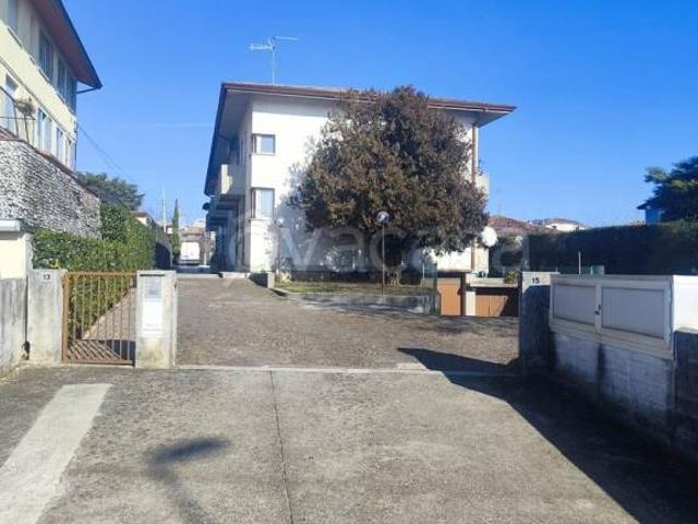 Vendesi casa indipendente a Pasian di Prato via Giacomo Puccini, 13