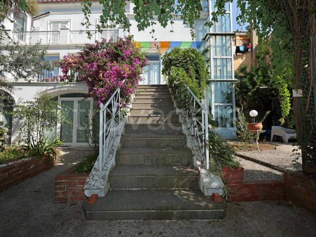 Vendesi villa bifamiliare a Passiano, Cava de' Tirreni