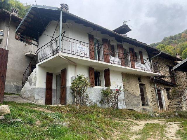 Vendesi casa indipendente a Perosa Argentina