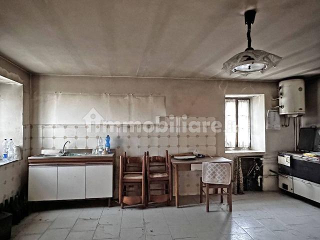 Vendesi casa indipendente a Pistoia via Enrico Pestalozzi, 11, Sant'Agostino