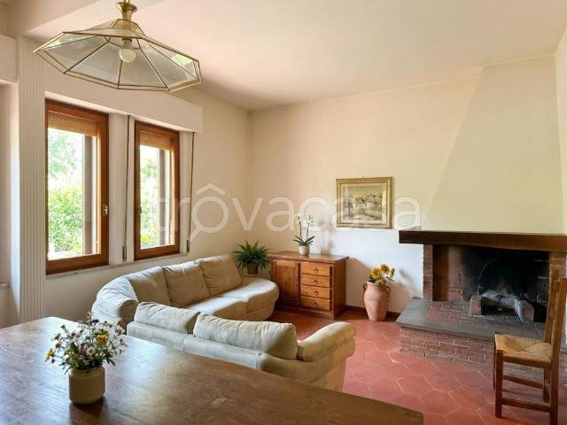 Vendesi casa indipendente a Prato via Bologna, 565, Figline