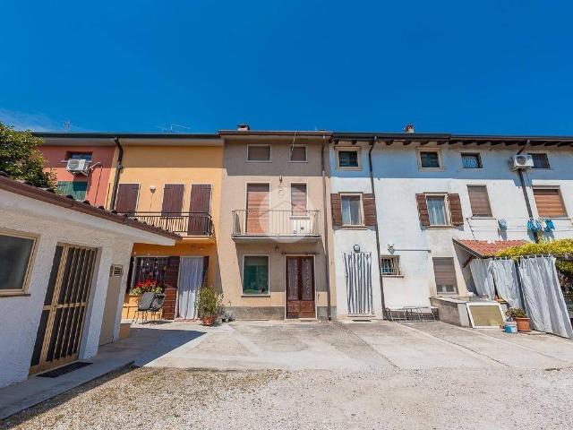 Vendesi casa indipendente a Quaderni, Villafranca di Verona