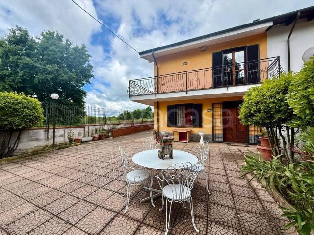 Vendesi casa indipendente a Quattordio strada Padana Ovest, 72