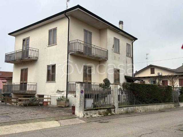 Vendesi casa indipendente a Roverbella via Borgo Venezia, 2