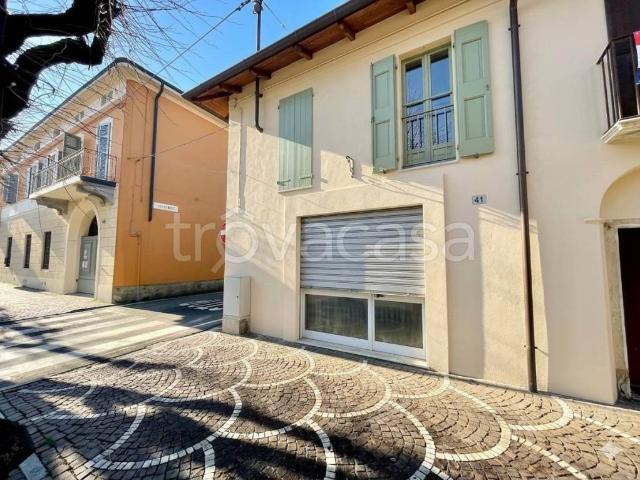 Vendesi casa indipendente a Robecco d'Oglio via Martiri della Libertà