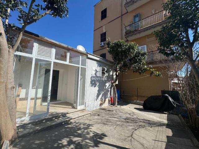 Vendesi casa indipendente a Roma via Giulio Salvadori, Monte Mario Trionfale