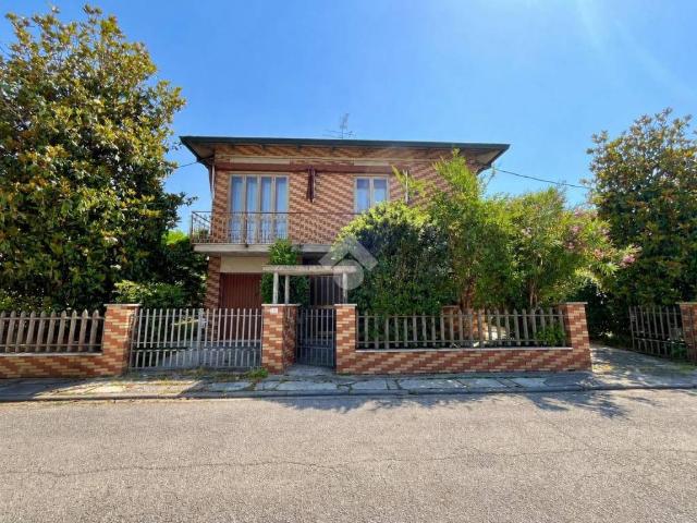 Vendesi casa indipendente a Ravenna via della Canna, 7, San Romualdo