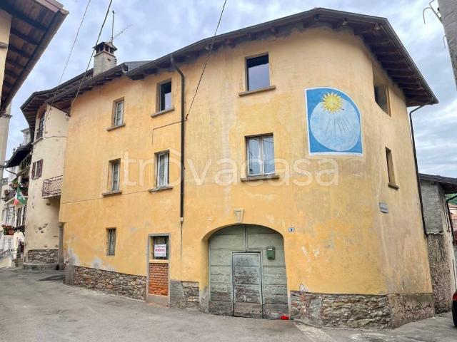 Vendesi casa indipendente a Rancio Valcuvia via Giuseppe Mazzini, 9