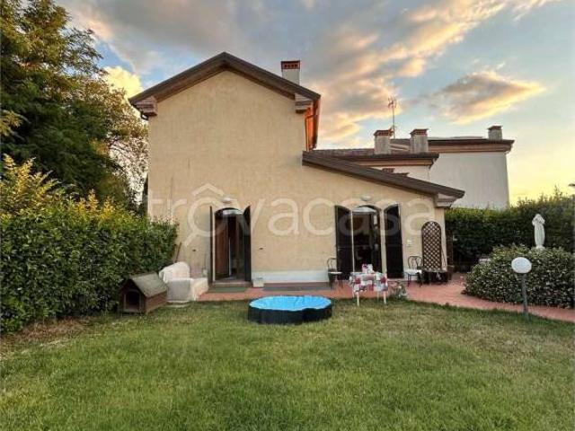 Vendesi casa indipendente a Rimini, Vergiano