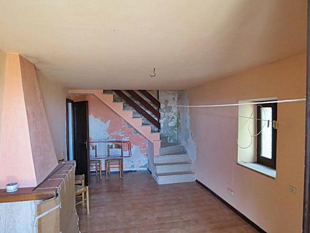 Vendesi casa indipendente a Ripalvella, San Venanzo